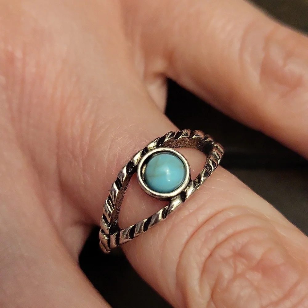 Silver Tone Turquoise Ring